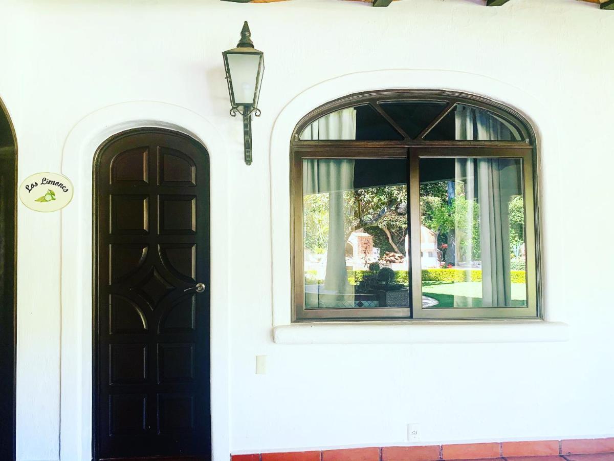 Caroline Bella Bed & Breakfast Ajijic Bagian luar foto