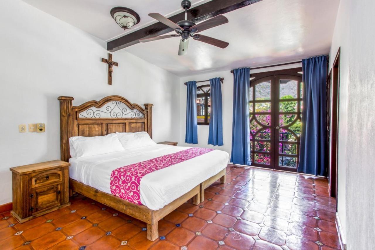 Caroline Bella Bed & Breakfast Ajijic Bagian luar foto